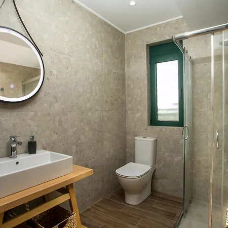 Beachfront Rhodes Seashell Case de vacanță