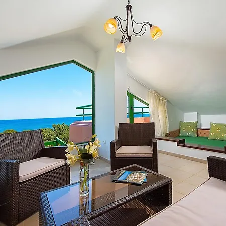 Beachfront Rhodes Seashell Holiday home *