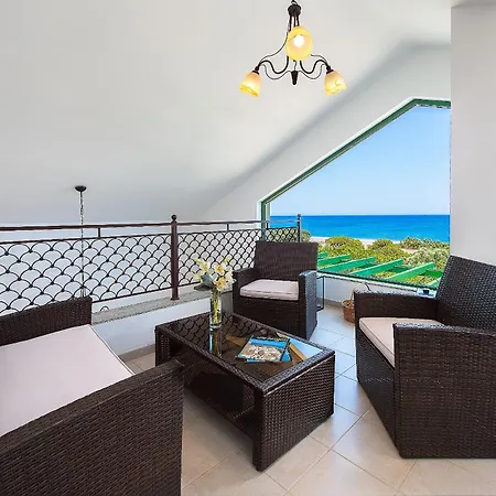 Beachfront Rhodes Seashell * גנאדי