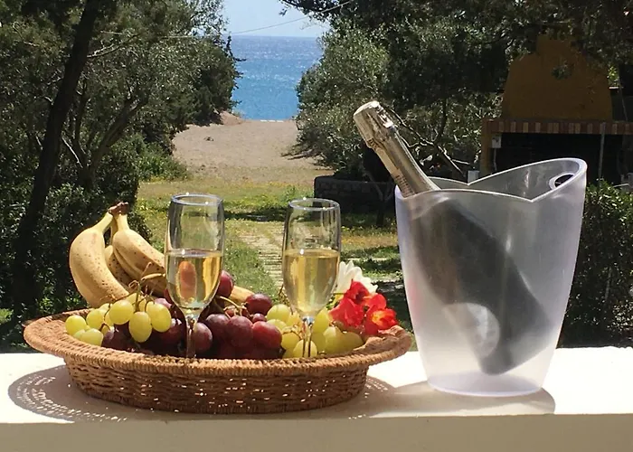 Beachfront Rhodes Seashell بيت للعطل غينادي