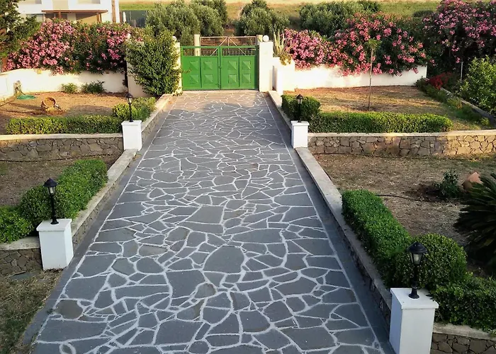 Beachfront Rhodes Seashell غينادي