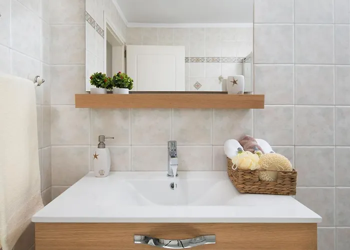 Beachfront Rhodes Seashell بيت للعطل غينادي