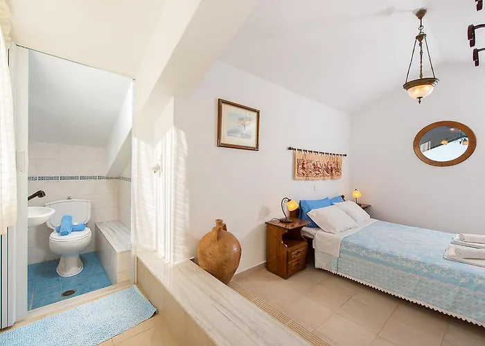 Beachfront Rhodes Seashell * Gennadi